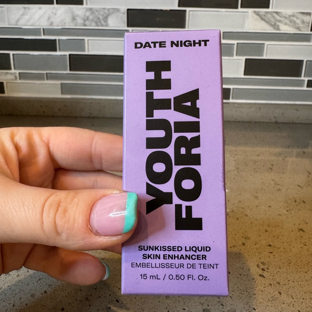 YOUTH FORIA - Date Night Sun-kissed Liquid Skin Enhancer Shade Radiant - Picture 6 of 6